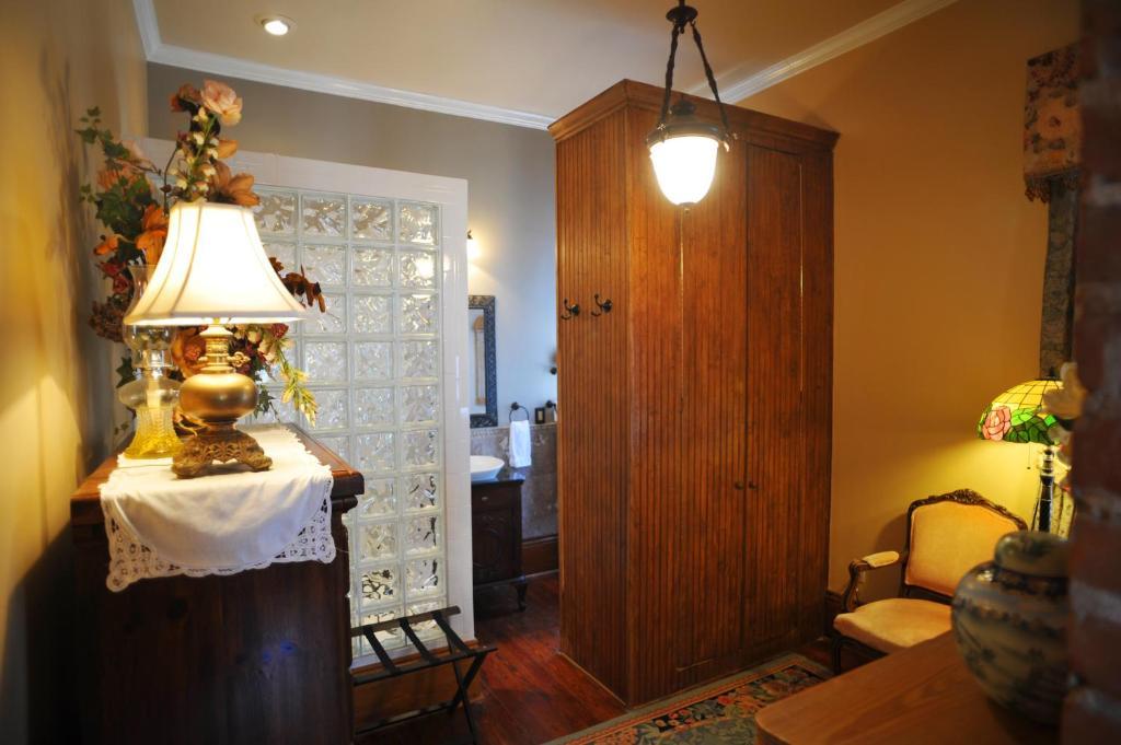 Hh Whitney House - A Bed & Breakfast On The Historic Esplanade 뉴올리언스 객실 사진