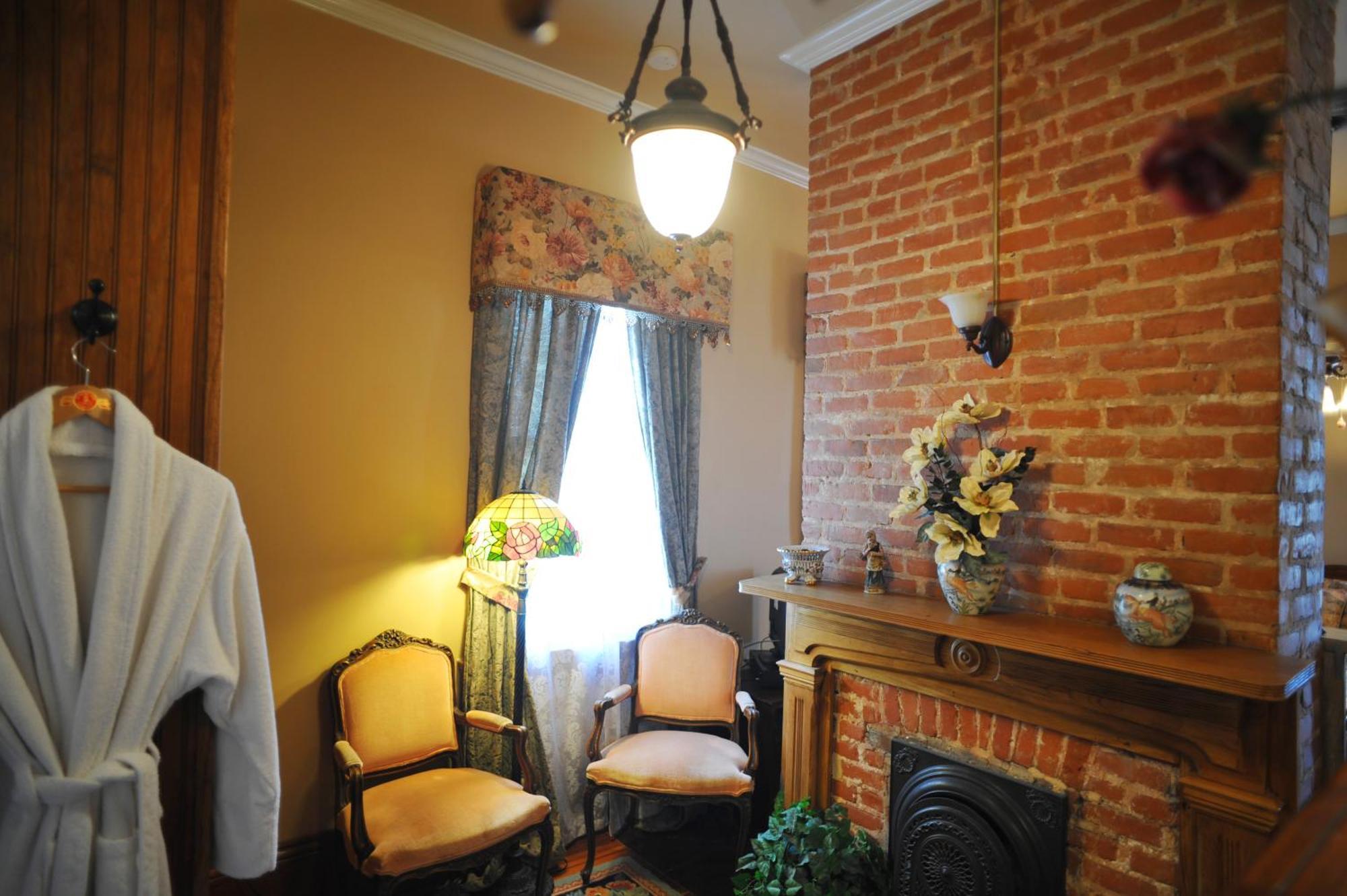 Hh Whitney House - A Bed & Breakfast On The Historic Esplanade 뉴올리언스 외부 사진